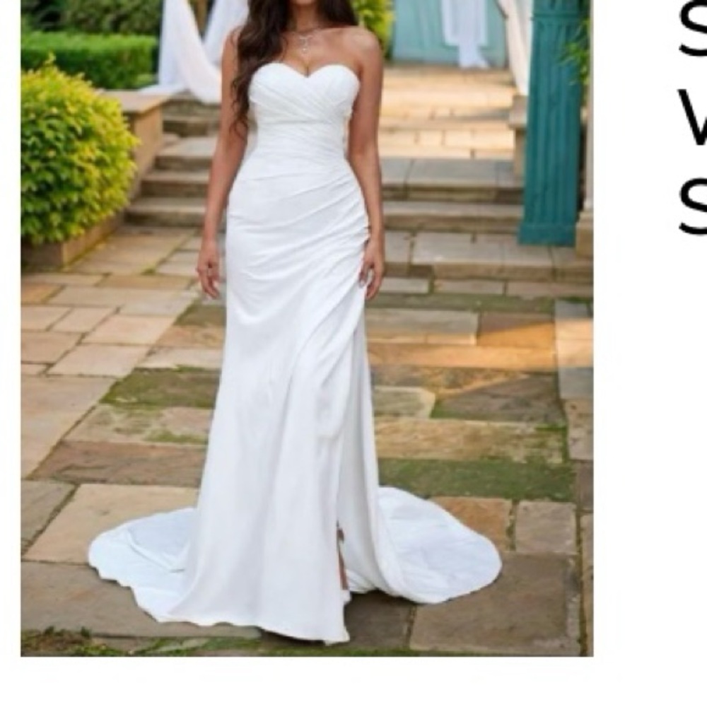 Elegant White Strapless Gown